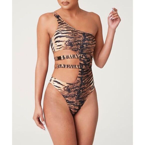 Tigress One Shoulder Cut-Out Buckle Print Monokini - Picture 8 of 9
